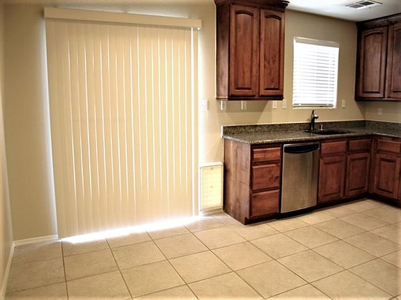 4th image of 8248 New Leaf Ave