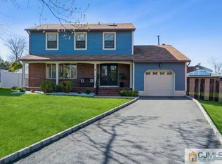 6 Anthony Ct, Woodbridge, NJ 07095