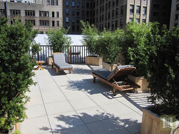 5th image of 120 Greenwich St APT 6A