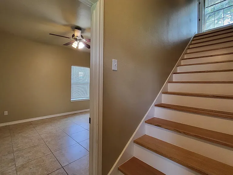 1105 N Cuernavaca Dr #B — Photo 17