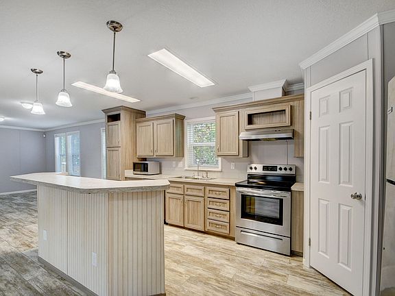 4th image of 755 Ridgewood Drive
