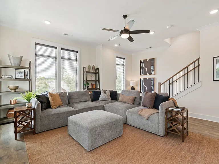 601 Southgate Ave — Photo 45