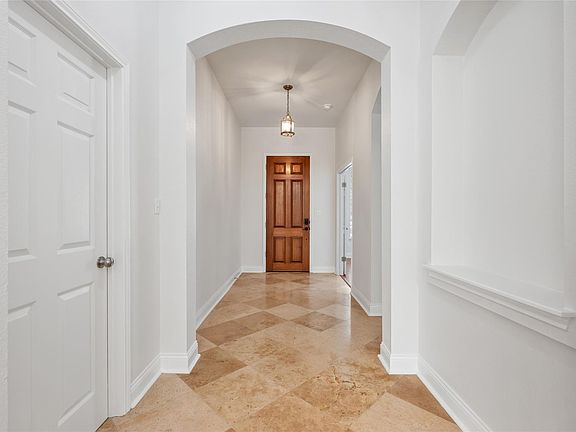 5th image of 2212 Speidel Dr