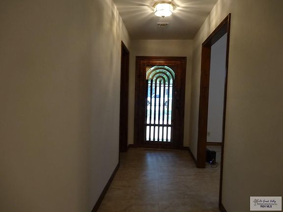 5th image of 916 Paso Del Rio Dr