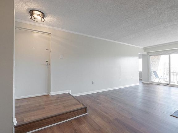 3rd image of 1509 Regency Woods Rd APT 303