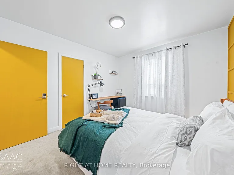 98 Yorkview Dr — Photo 12