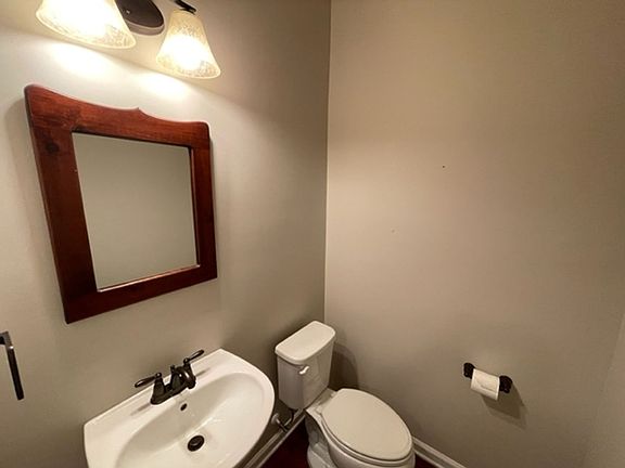 4th image of 1045 Semora Ln