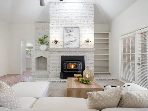 4703 El Brevo Ct, Arlington, TX 76017