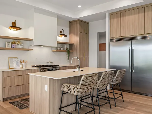 17212 Springbrook Trl, Waukee, IA 50263