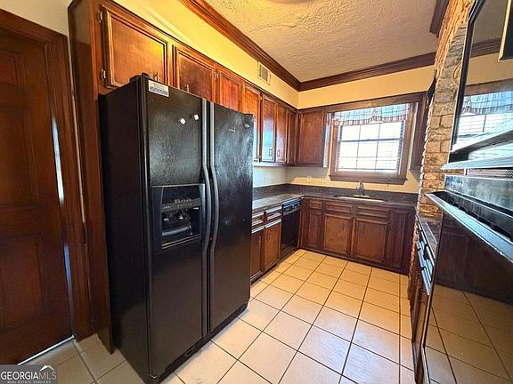 4th image of 123 Lakeview Ct