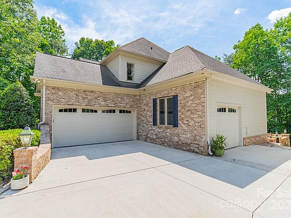 3rd image of 123 Archbell Point Ln