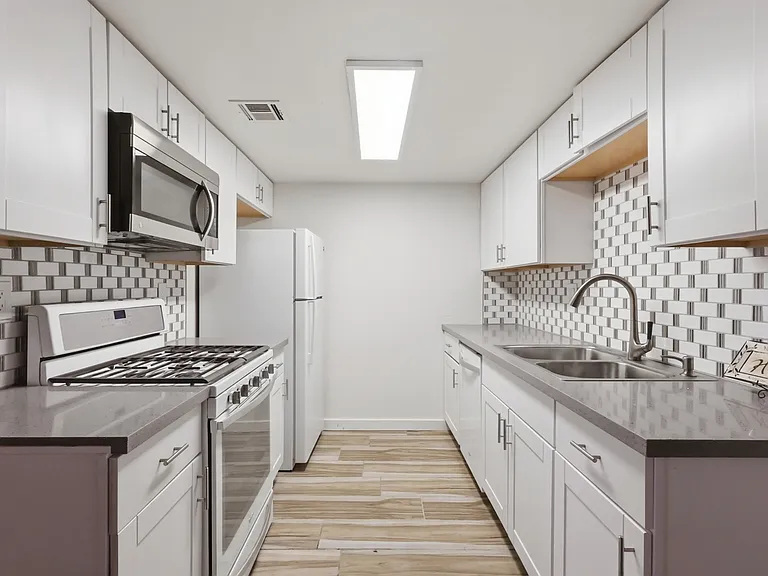 441 N Lamb Blvd #C — Photo 2