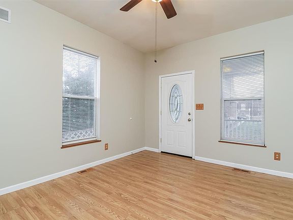 4th image of 4647 Dahlia Ave