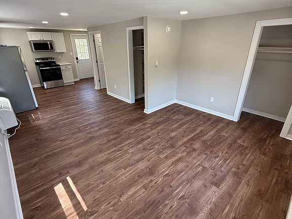 2nd image of 812 Broadway St #D