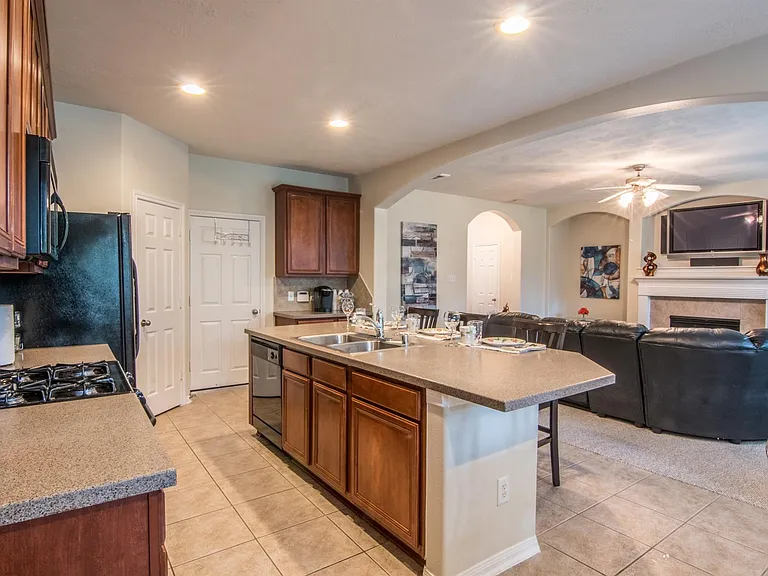 15 Aquiline Oaks Pl — Photo 22