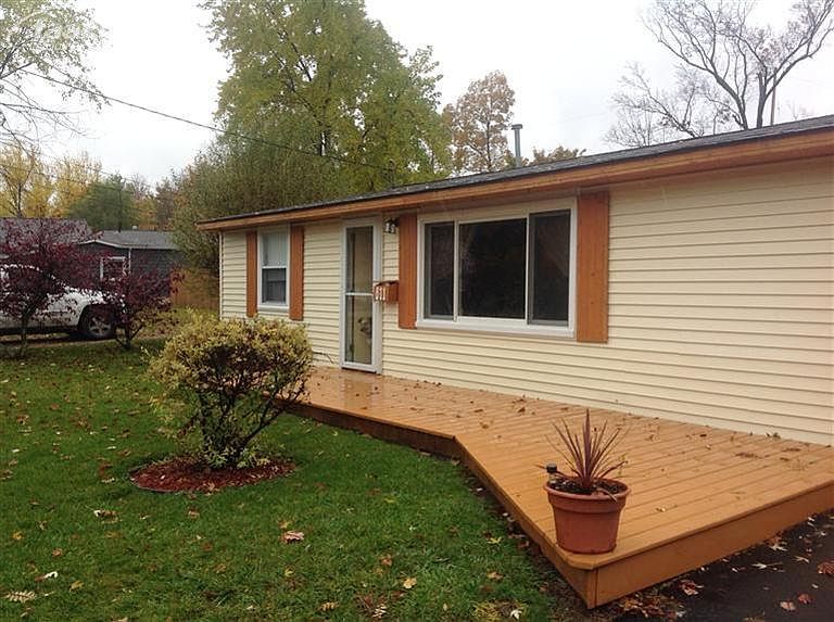 1st image of 811 Oak Park Dr