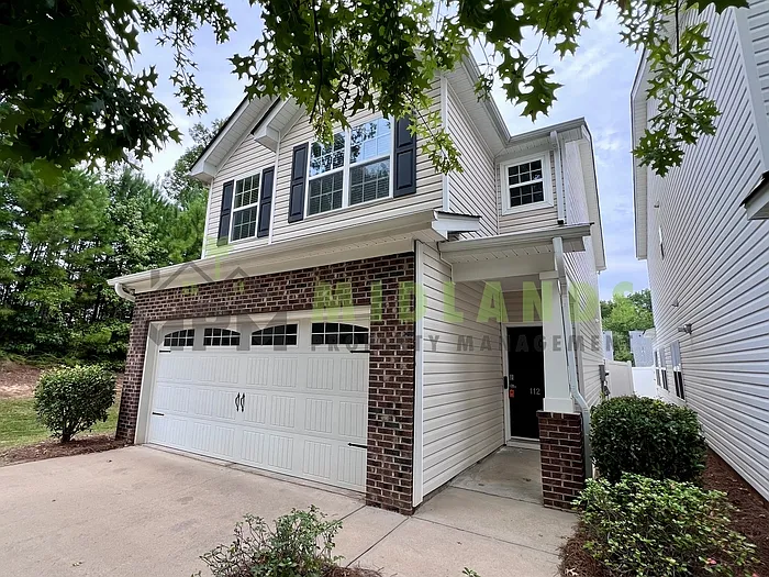 3 bed, 2.5 bath, 1804 sqft, $1,950 — Photo 3