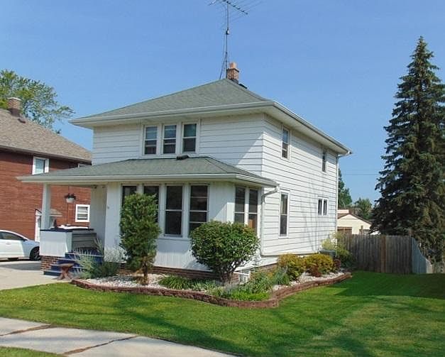 1st image of 208 Park St