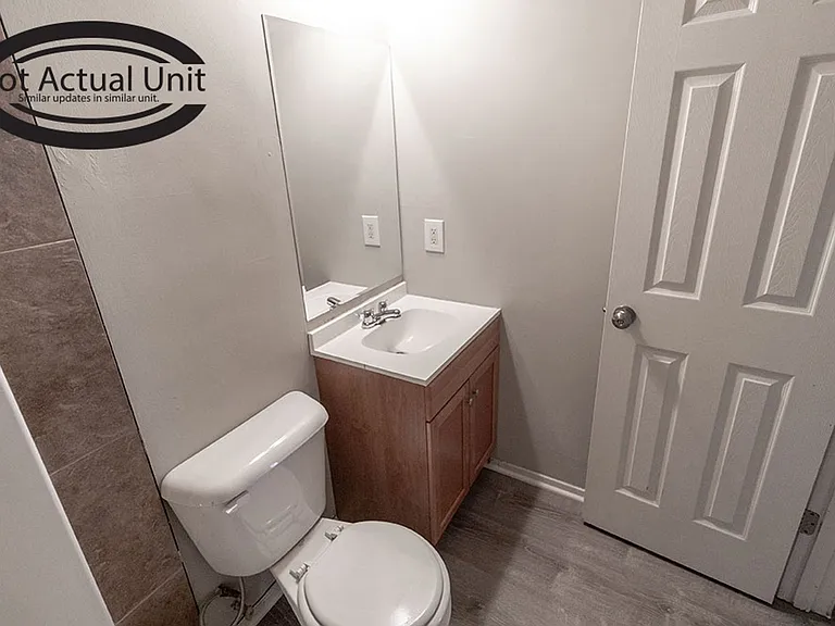 211 Wheaton Ct — Photo 14