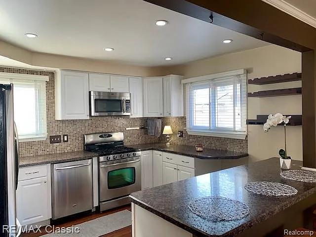235 W Farnum Ave — Photo 5