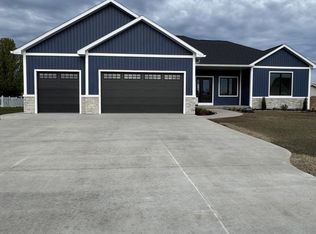 2816 W Crossroads Dr, Bay City, MI 48706