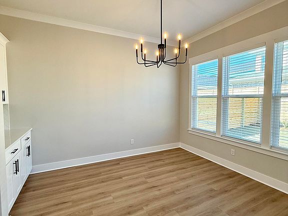 4th image of 302 Gazelle Ct