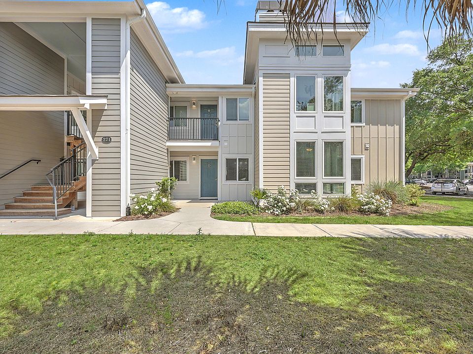 1st image of 271 Alexandra Dr Unit 6