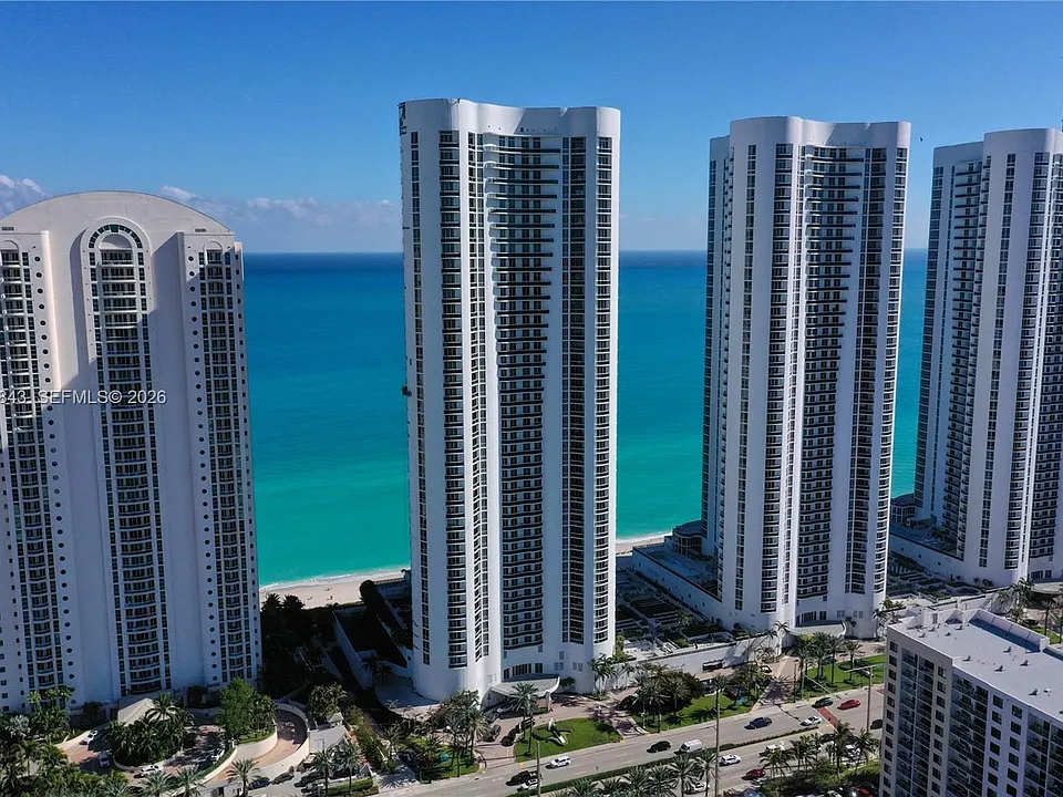 16001 Collins Ave #1406