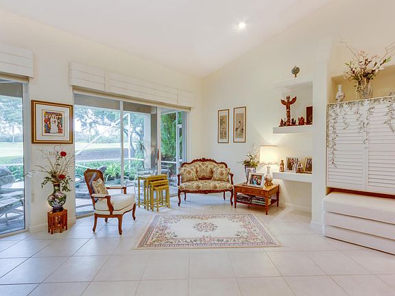 5th image of 4702 Carlton Golf Dr