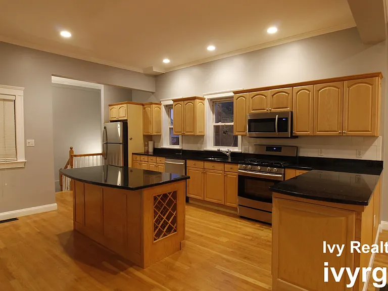 86 Mount Vernon St #1 — Photo 5