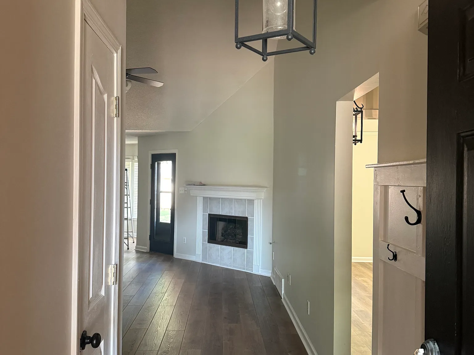 3 bed, 1450 sqft, $2,300 — Photo 4