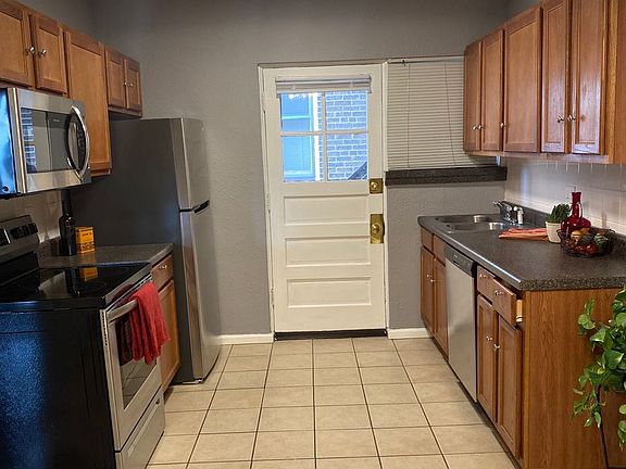 5th image of 3815-3819 Wilmington Ave #3819-1S