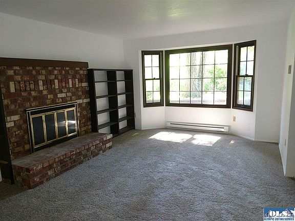 2nd image of 372 El Camino Dr