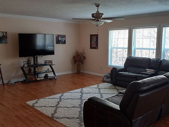 3rd image of 553 Big Valley Rd