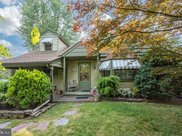 206 Gumbes Rd, Oaks, PA 19456