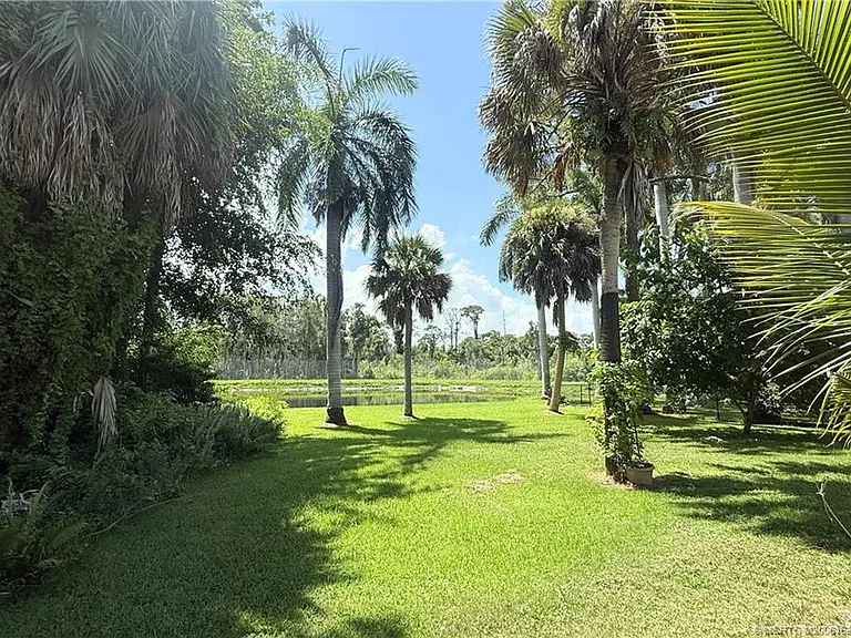 1196 SE Saint Lucie Blvd — Photo 17