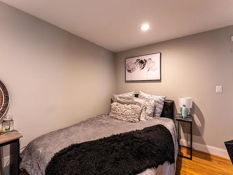 42 Saint Martin St #1 — Photo 17