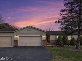 32468 W Ten Mile Rd, Farmington Hills, MI