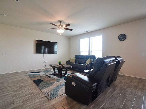 4th image of 11112 Mestengo Dr