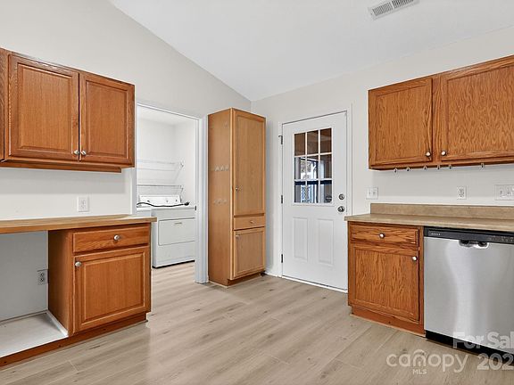 5th image of 768 Cannonsburg Dr