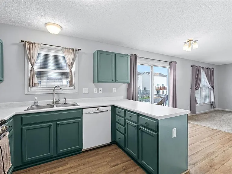 235 John Charles Dr — Photo 7