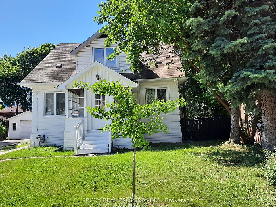 1st image of 205 Maplehurst Ave E