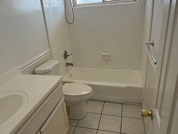 5th image of 2789 Laurel Pl #B
