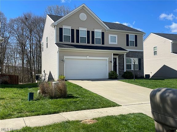 2nd image of 1551 Crescent Dr