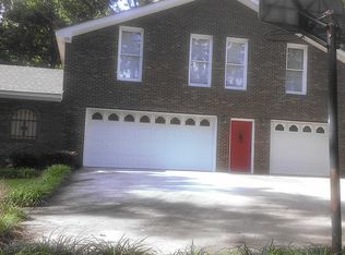 221 E Colonial Dr, Macon, GA 31211