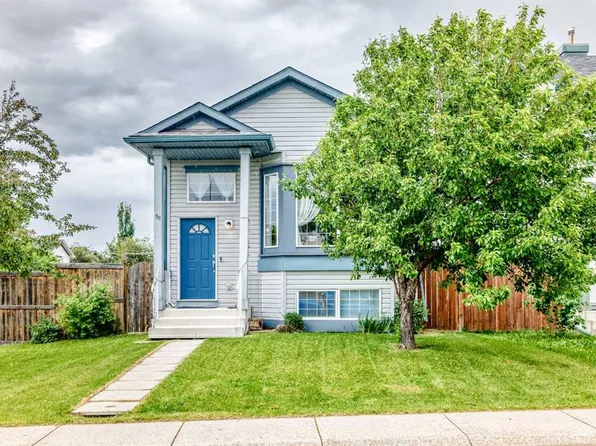 98 SW Country Hills Hts NW, Calgary, AB T3K 4Y6