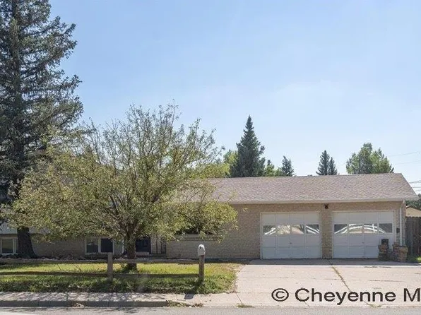 1205 E Carlson St, Cheyenne, WY 82009