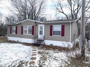 9312 Hickory Rd, Virginia, IL 62691