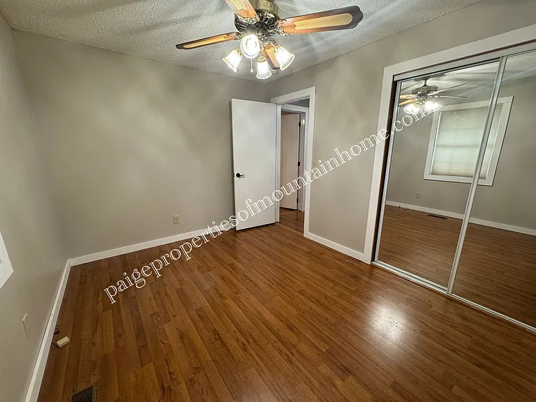 106 Parkview Cir — Photo 18