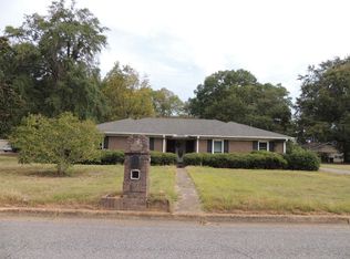 922 Canterbury Rd, Tuscaloosa, AL 35405
